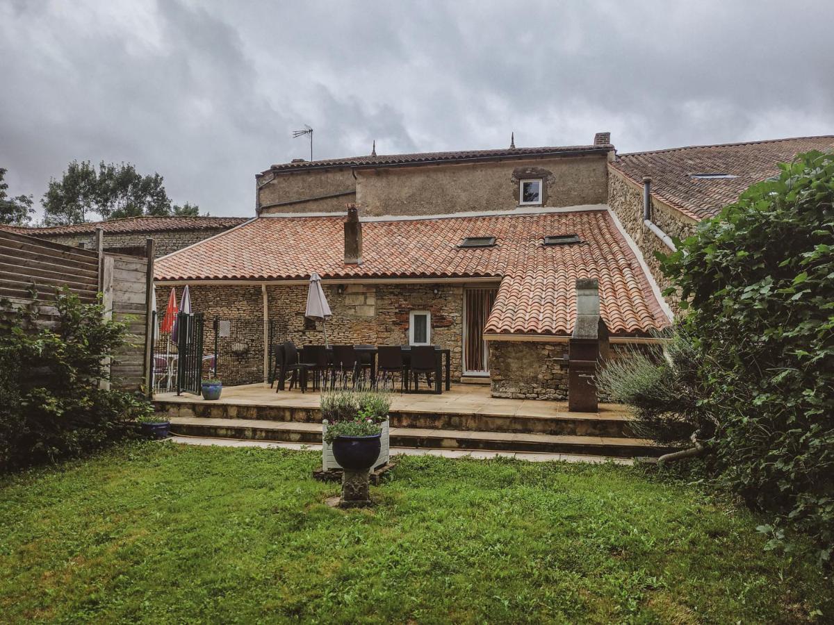 La Laujere Ivie - Gite & Piscine Privative Saint-Hilaire-du-Bois  Exterior photo