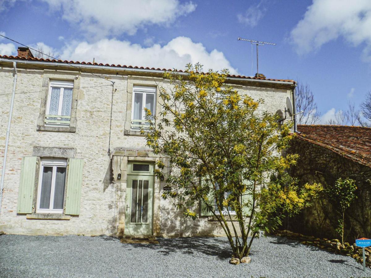 La Laujere Ivie - Gite & Piscine Privative Saint-Hilaire-du-Bois  Exterior photo