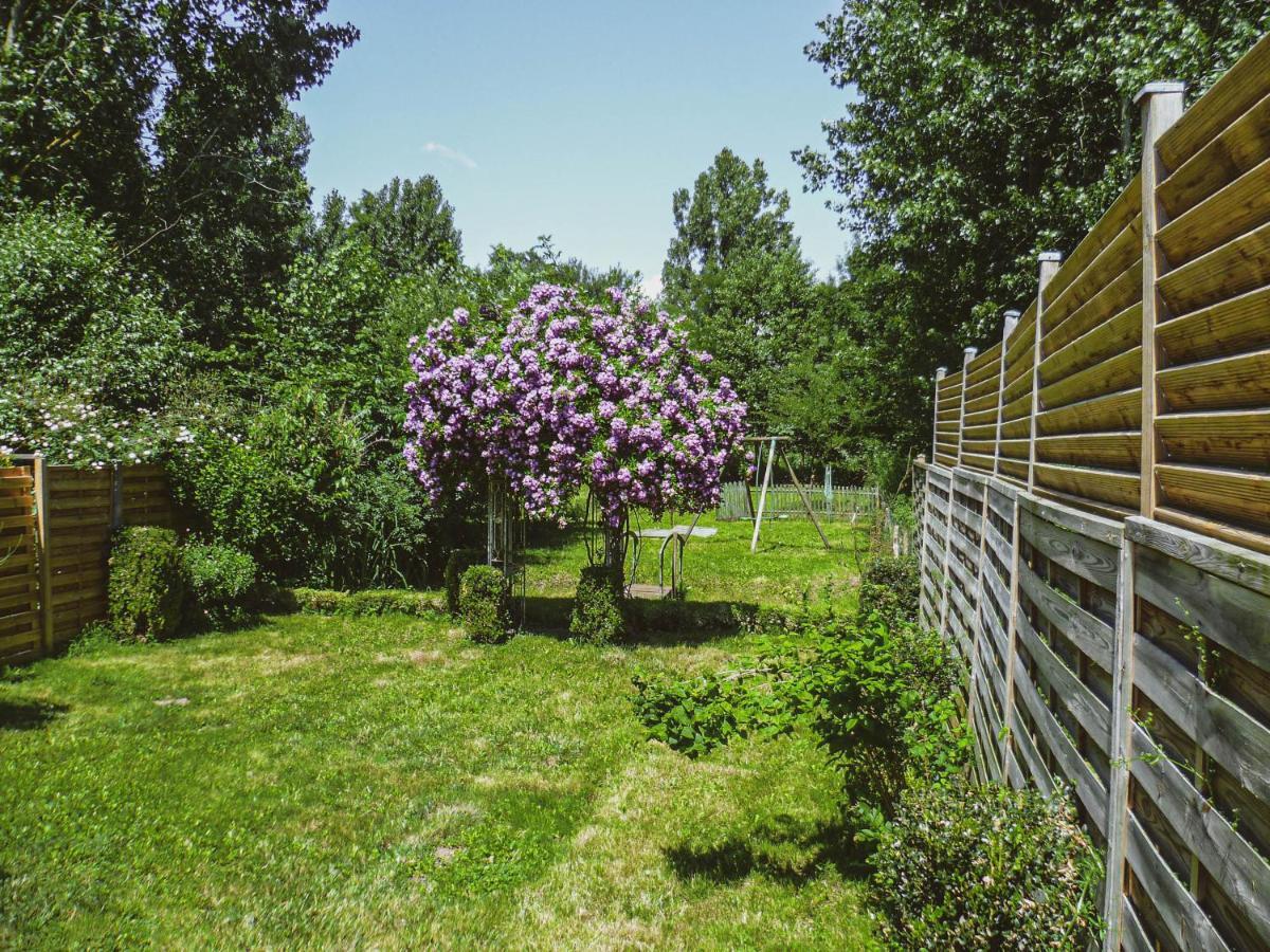 La Laujere Ivie - Gite & Piscine Privative Saint-Hilaire-du-Bois  Exterior photo
