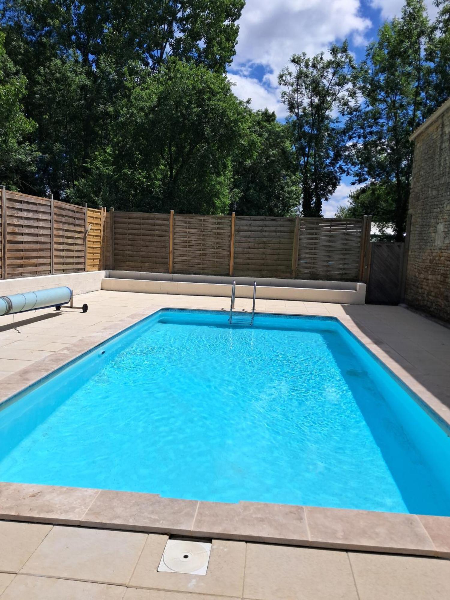 La Laujere Ivie - Gite & Piscine Privative Saint-Hilaire-du-Bois  Exterior photo